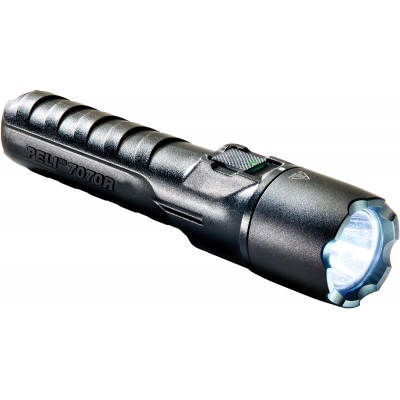 Nouvelle torche tactique 7070R. La première torche rechargeable sans fil Peli
