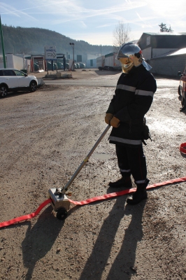 Laveur brosseur mobile de tuyaux d'incendie