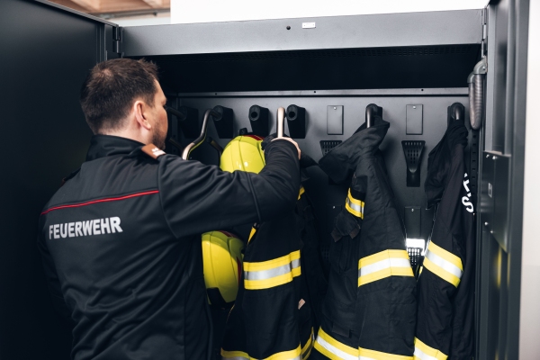 Optimisation du séchage des EPI dans les centres de secours : pourquoi les armoires de séchage WINTERSTEIGER font la différence ? 